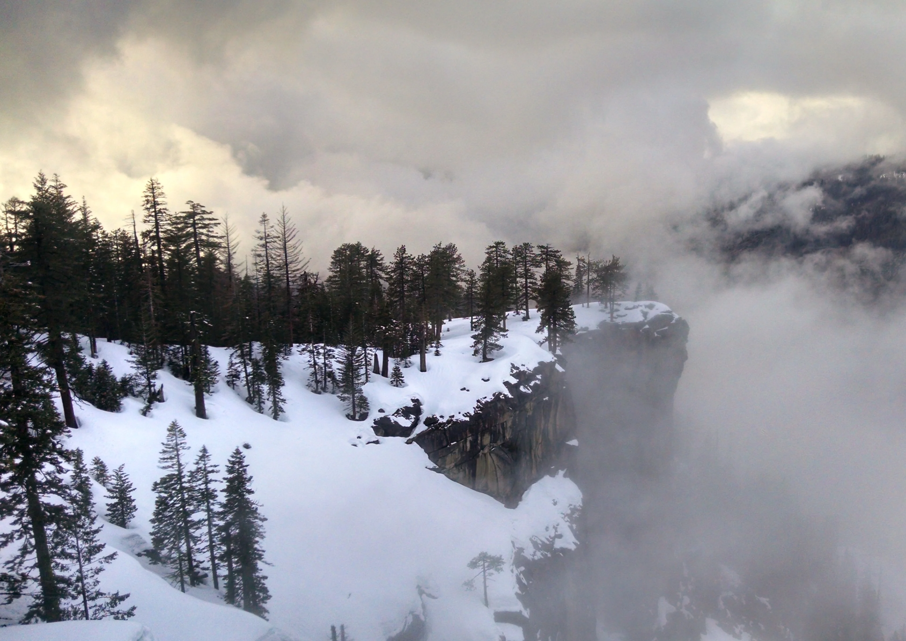 Snowshoeing Yosemite: Valley Overlook - Image 21